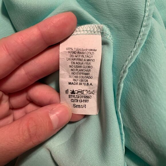 Honey Punch mint Faux Wrap Dress. Size small - Picture 4 of 7